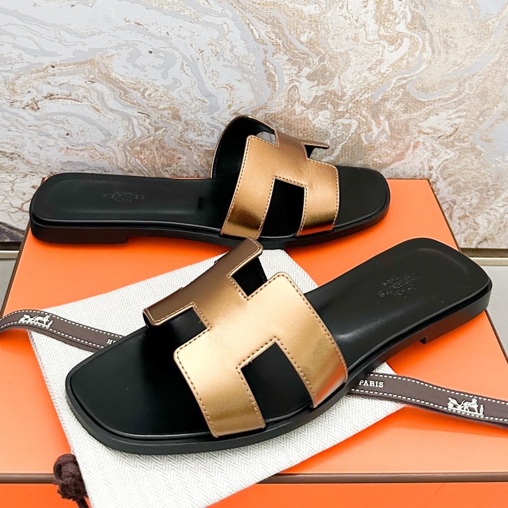 New! Hermes Oran Vert Bronze Flat Sandal - Picture 4 of 11